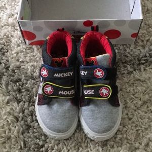 New Disney Mickey Mouse Hightops NWOT